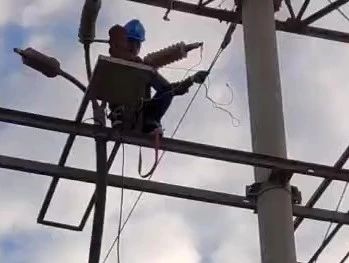 康高特Ronaldo高能量<a href='http://fsaowin.com/Ppzq/ersted.html'>電纜故障定位儀</a> 現(xiàn)場(chǎng)準(zhǔn)確檢測(cè)35kv電纜故障點(diǎn)