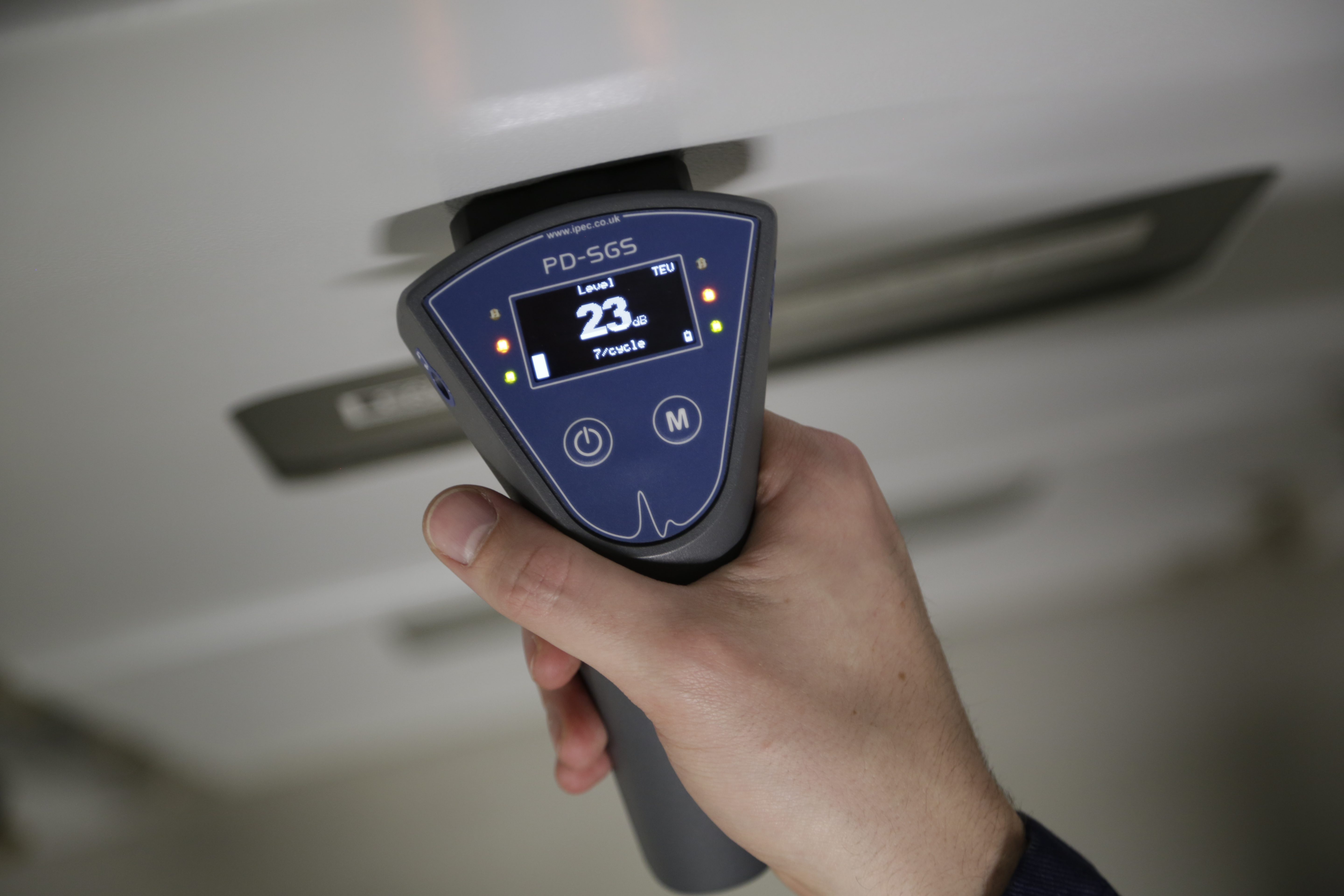 PD-DETECTOR手持式多功能局放檢測(cè)儀