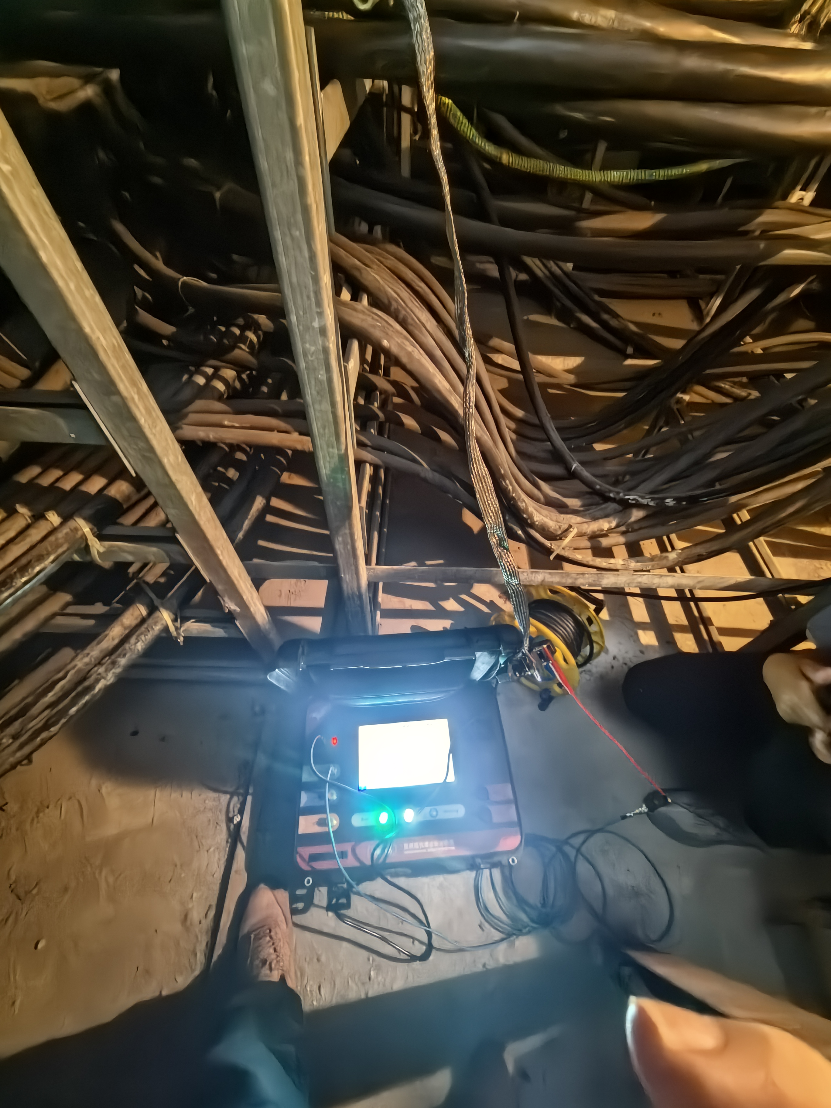 電纜故障定位檢測現(xiàn)場